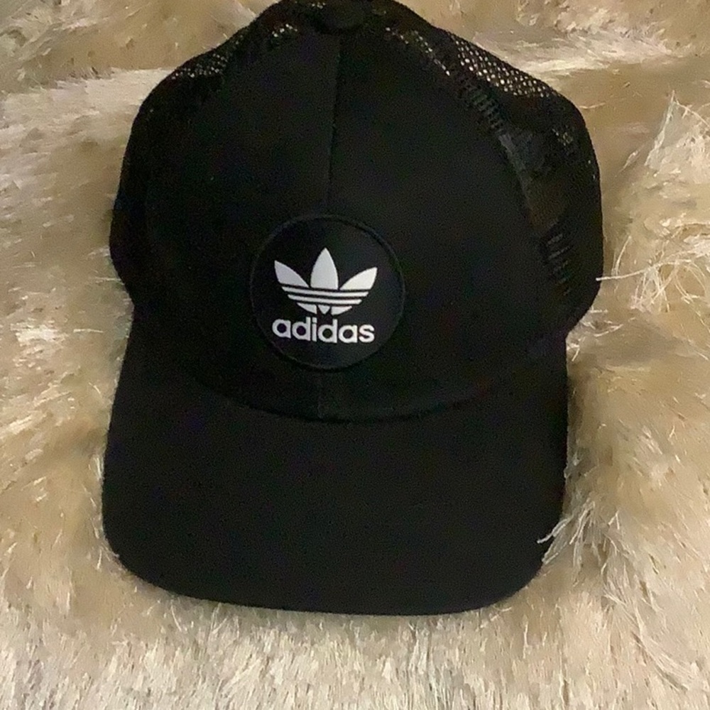 Adidas mesh SnapBack hat